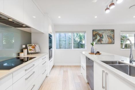 Photo of property in 152a Weatherly Road, Torbay, Auckland, 0630