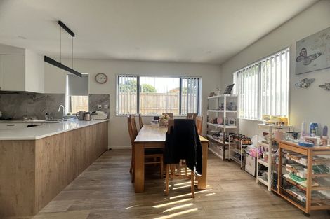 Photo of property in 5b Notre Dame Way, Albany, Auckland, 0632