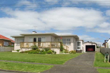 Photo of property in 7 Cardiff Street, Pukekohe, 2120