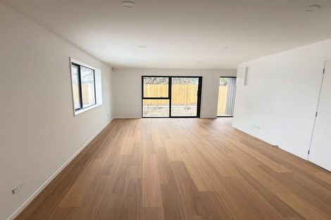 Photo of property in 43 Savoy Road, Glen Eden, Auckland, 0602