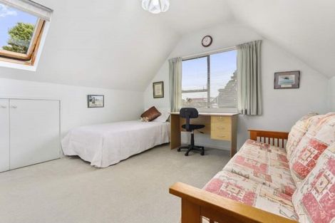 Photo of property in 4 Sunward Rise, Glenfield, Auckland, 0629