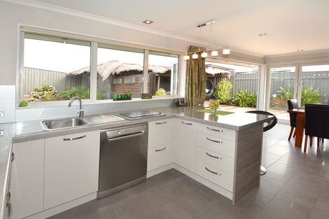 Photo of property in 18 Grandvista Drive, Green Island, Dunedin, 9018