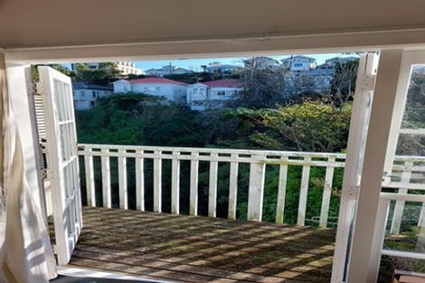 Photo of property in 3/133 Kelburn Parade, Kelburn, Wellington, 6012