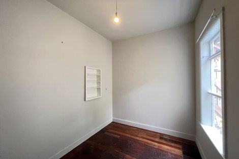 Photo of property in 92 Rolleston Street, Mount Cook, Wellington, 6021