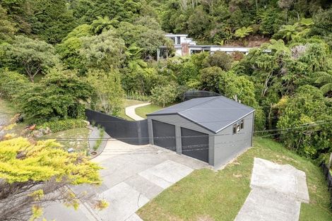 Photo of property in 124 Kamahi Street, Stokes Valley, Lower Hutt, 5019