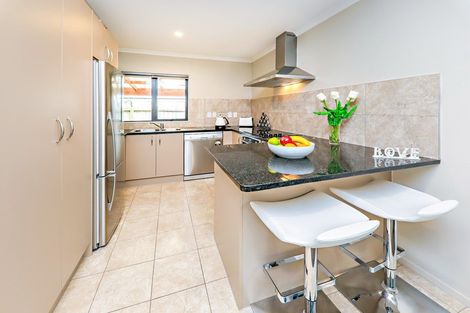 Photo of property in 18 Andover Way, Goodwood Heights, Auckland, 2105