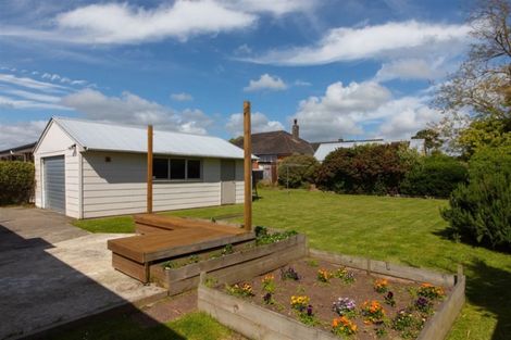 Photo of property in 102 Limbrick Street, Terrace End, Palmerston North, 4410