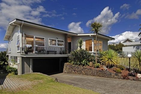 Photo of property in 68a Carlisle Road, Browns Bay, Auckland, 0630