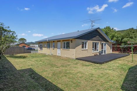 Photo of property in 3 Ipswich Grove, Wainuiomata, Lower Hutt, 5014