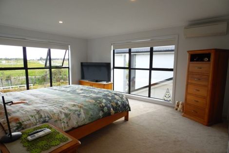 Photo of property in 16 Bomb Point Drive, Hobsonville, Auckland, 0616