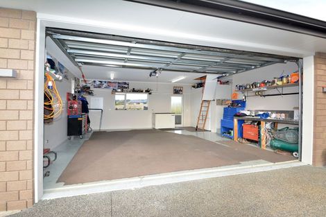 Photo of property in 18 Grandvista Drive, Green Island, Dunedin, 9018