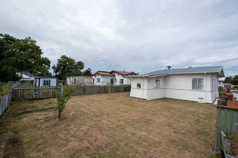 Photo of property in 9 Preston Street, Eltham, 4322