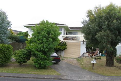 Photo of property in 8 Tamahere Drive, Glenfield, Auckland, 0629