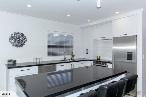 Photo of property in 77 Pendarves Street, New Plymouth, 4310