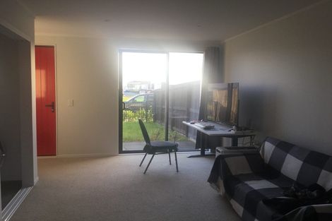 Photo of property in 87 Battalion Drive, Papakura, 2110