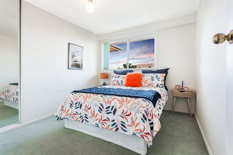 Photo of property in 33 Tiroroa Avenue, Te Atatu South, Auckland, 0610