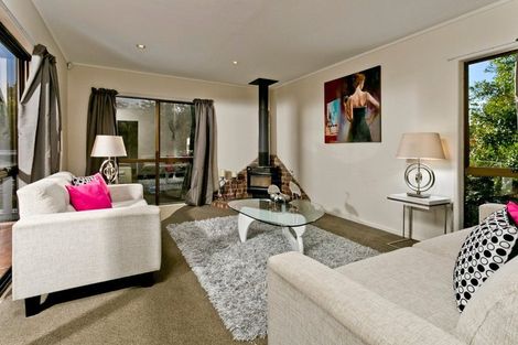 Photo of property in 81 Oaktree Avenue, Browns Bay, Auckland, 0630