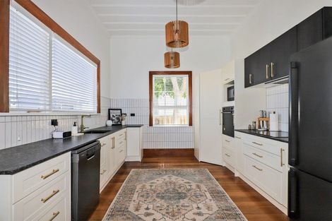 Photo of property in 125 Riverbend Road, Onekawa, Napier, 4110