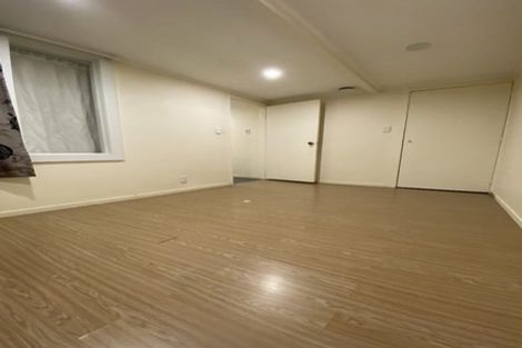 Photo of property in 1/288 East Coast Road, Forrest Hill, Auckland, 0620