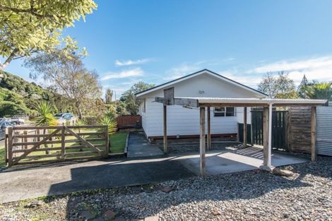 Photo of property in 32 Hookway Grove, Paraparaumu, 5032