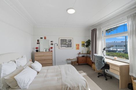 Photo of property in 31 Beach Street, Saint Clair, Dunedin, 9012