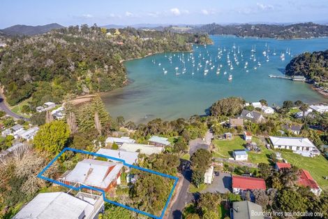 Photo of property in 18 Brind Road, Russell, 0202