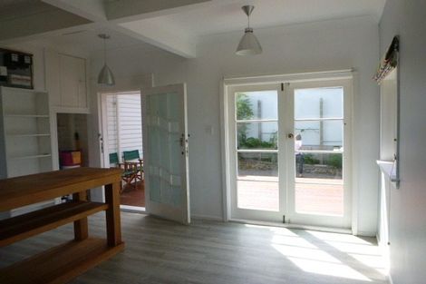 Photo of property in 33 Toi Street, Otaki Beach, Otaki, 5512