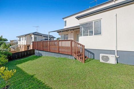 Photo of property in 31 Black Teal Close, Unsworth Heights, Auckland, 0632