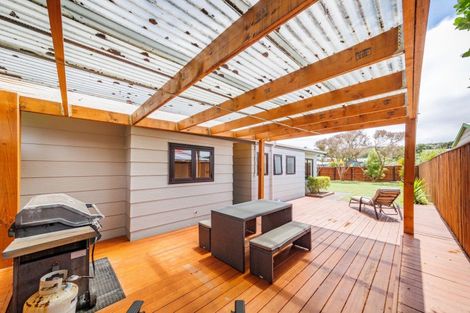 Photo of property in 25 Mcleavey Drive, Kelvin Grove, Palmerston North, 4414