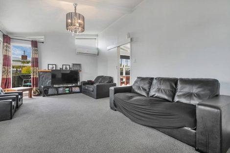 Photo of property in 38 Maui Pomare Street, Blockhouse Bay, Auckland, 0600