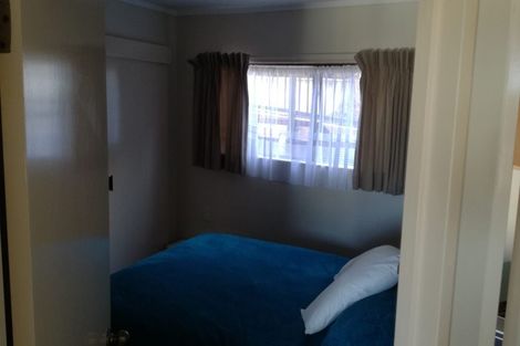 Photo of property in 20 Van Dyke Place, West Harbour, Auckland, 0618