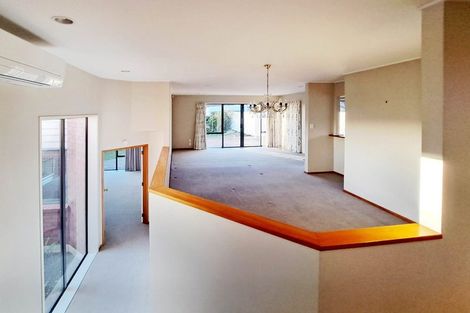 Photo of property in 18 Sharples Place, Somerville, Auckland, 2014