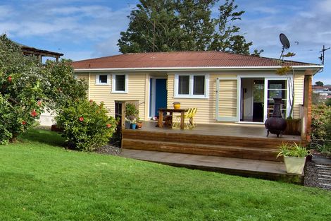 Photo of property in 13 Blease Street, New Lynn, Auckland, 0600