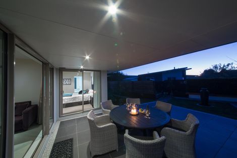 Photo of property in 2 Grand Oaks Drive, Awapuni, Palmerston North, 4412