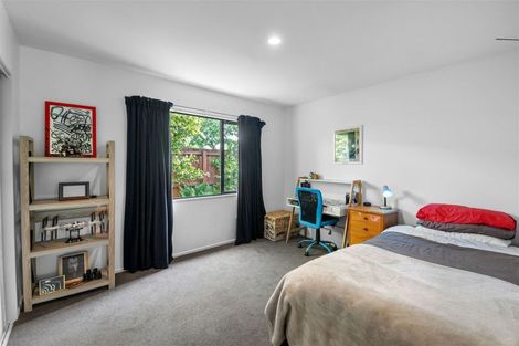 Photo of property in 9 Gwen Place, Redwood, Christchurch, 8051