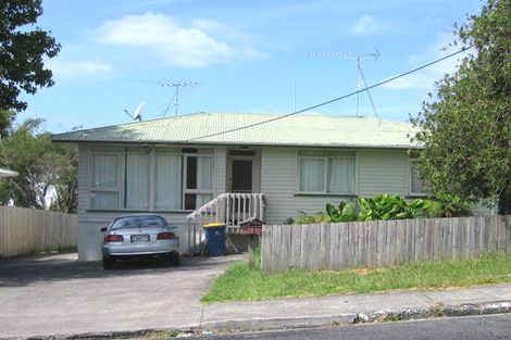 Photo of property in 3/11 Woodall Place, Totara Vale, Auckland, 0627