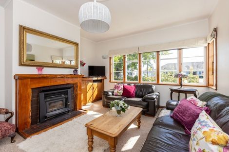 Photo of property in 10 Barker Road, Marewa, Napier, 4110