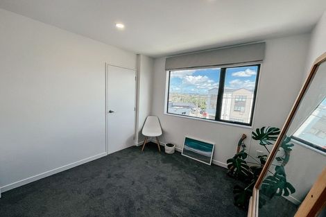 Photo of property in 11/3 Abbotleigh Avenue, Te Atatu Peninsula, Auckland, 0610