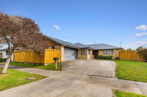 Photo of property in 21 Boston Parade, Kelvin Grove, Palmerston North, 4414