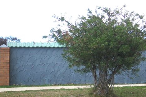 Photo of property in 2/90 Browns Bay Road, Rothesay Bay, Auckland, 0630