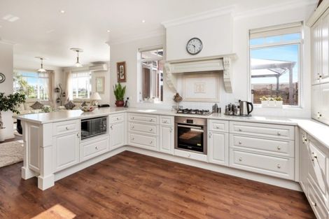 Photo of property in 2 O'farrell Drive, One Tree Point, 0118