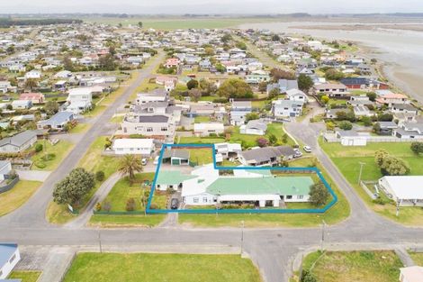 Photo of property in Riverside Lodge, 10 Dawick Street, Foxton Beach, Foxton, 4815