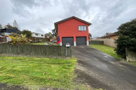 Photo of property in 13 Kearney Place, Massey, Auckland, 0614