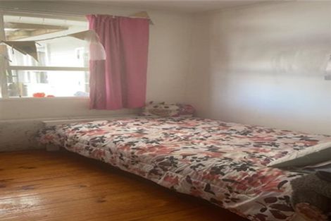 Photo of property in 24 Gossamer Drive, Pakuranga Heights, Auckland, 2010