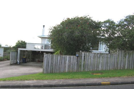 Photo of property in 2/31 Sylvan Crescent, Te Atatu South, Auckland, 0610