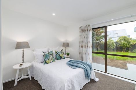 Photo of property in 11 Beachville Road, Redcliffs, Christchurch, 8081