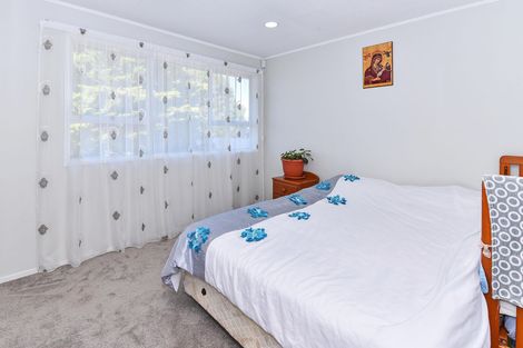 Photo of property in 2/21 Komako Place, Papatoetoe, Auckland, 2025