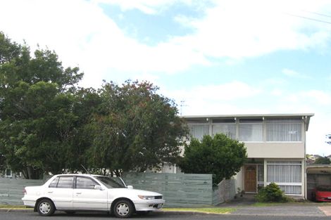 Photo of property in 1/37 Coronation Road, Hillcrest, Auckland, 0627
