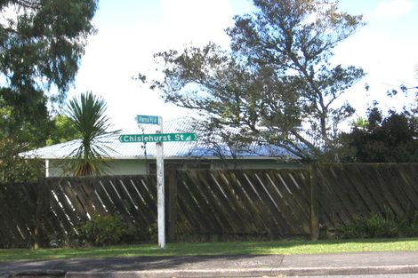 Photo of property in 42 Chislehurst Street, Henderson, Auckland, 0612