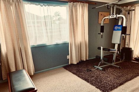 Photo of property in 64 Bleakhouse Road, Bucklands Beach, Auckland, 2014